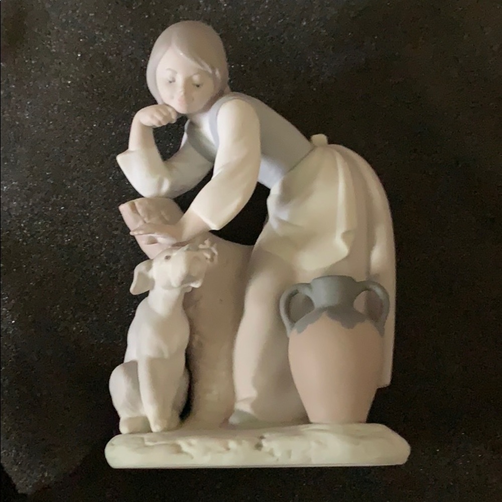 Llardo Rest and Caress Statue